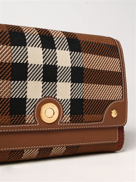 bors e burberry in offerta|Burberry Limited.